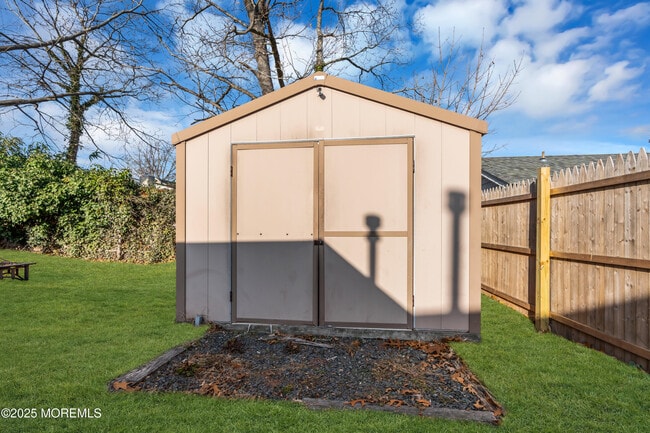 Building Photo - 1632 Farragut Ave