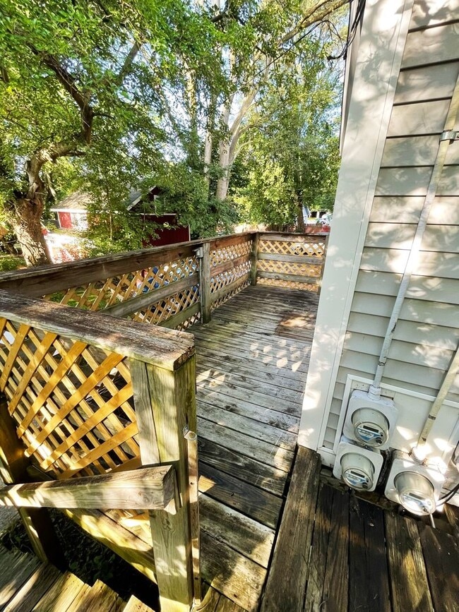 Building Photo - 413 W Liberty St