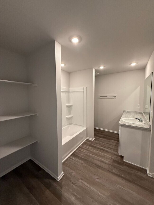 Building Photo - Brand New Spacious 3 Bedroom Home in Musta...