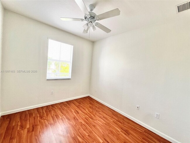 Building Photo - 3910 NE 13th Dr