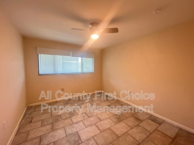 Building Photo - 760 S Village Dr