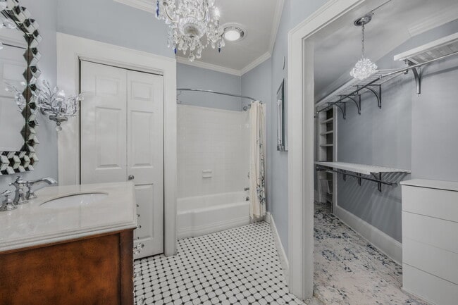 Building Photo - 9 Lyme St