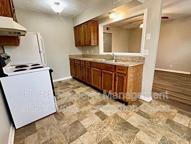 Building Photo - 304 Quachita Trail