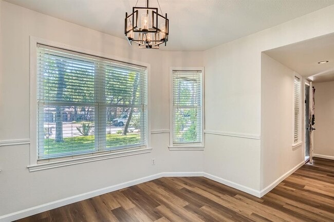 Building Photo - 1712 Hermitage Dr