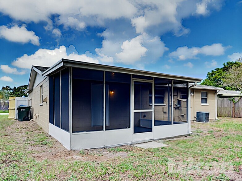 Building Photo - 10294 129th Terrace N