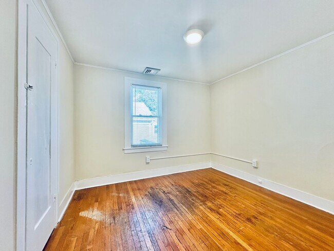 Building Photo - 179 Bradley St