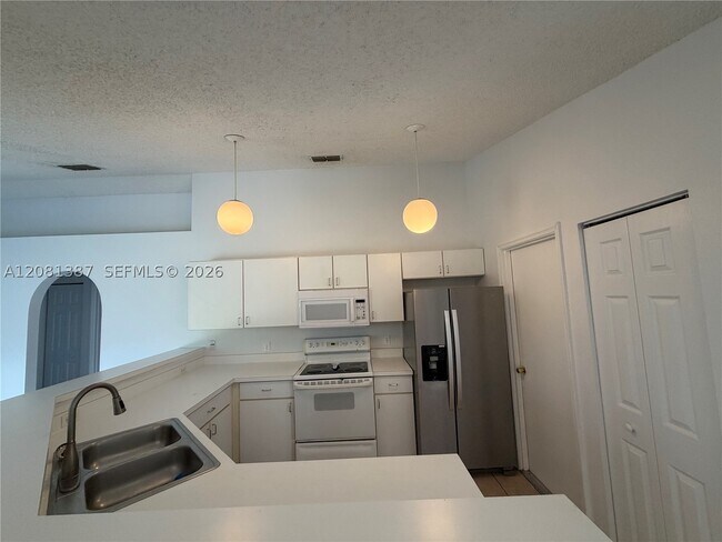 Building Photo - 2985 SW Fluvia St