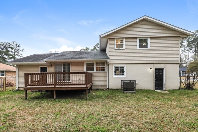 Building Photo - 2580 Foxlair Trail