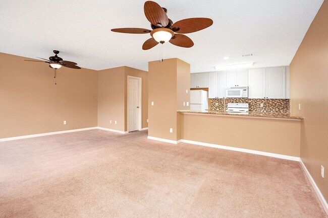 Building Photo - 2428 E University Dr