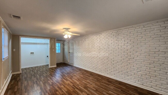 Building Photo - 1028 Tamarack Trail