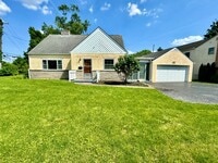 Building Photo - 2770 Tremont Rd