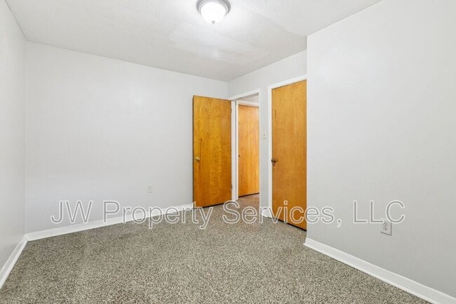 Building Photo - 124 Lake Ave
