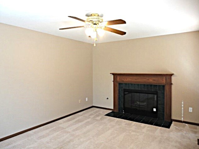 Building Photo - 21827 W Judith Ct