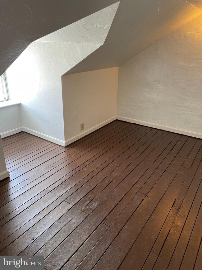 Building Photo - 52 N Broad St