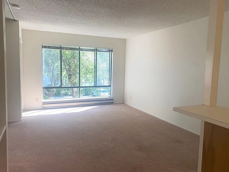 Living - 1 Captain Dr