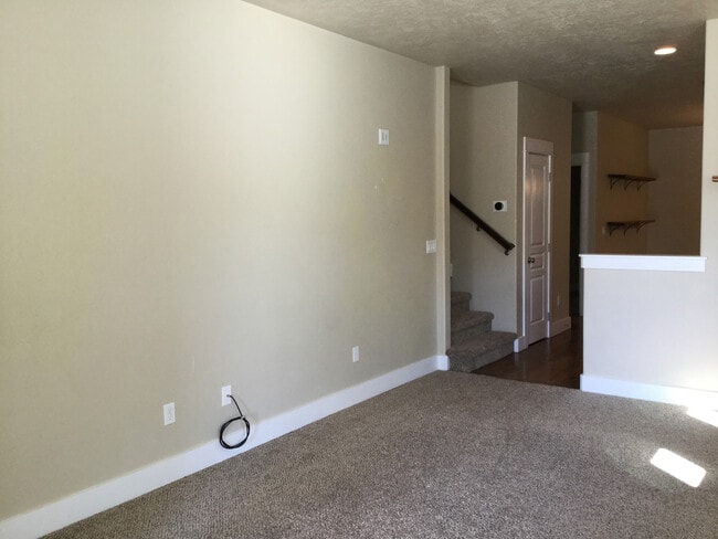 Building Photo - Boise, 3Bd/2.5Bth/2Car, 1743Sqft, Greenbriar Commons Subdivision