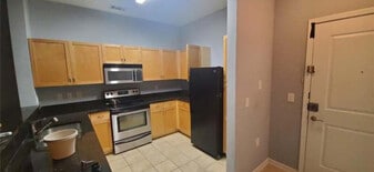 Building Photo - 870 Mayson Turner Rd NW