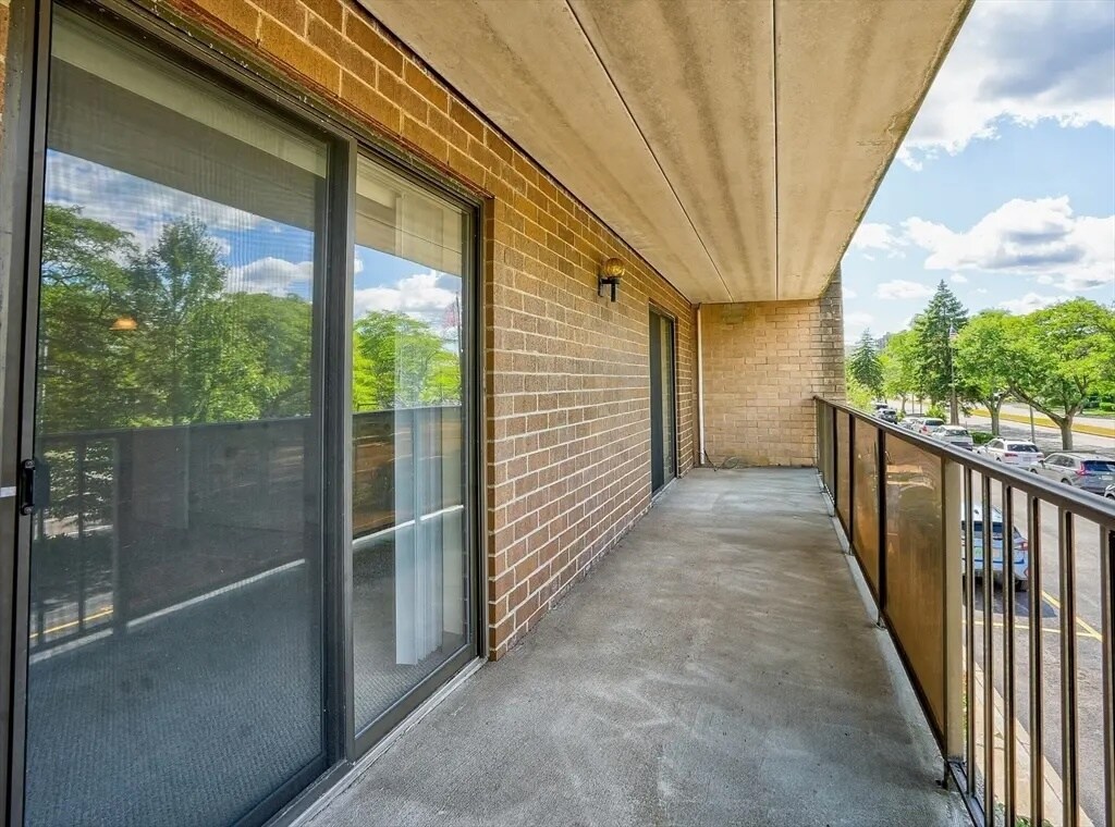 Building Photo - 185 Quincy Shore Dr