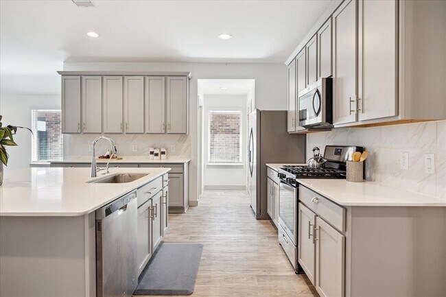 Building Photo - 8115 Brahman Ln