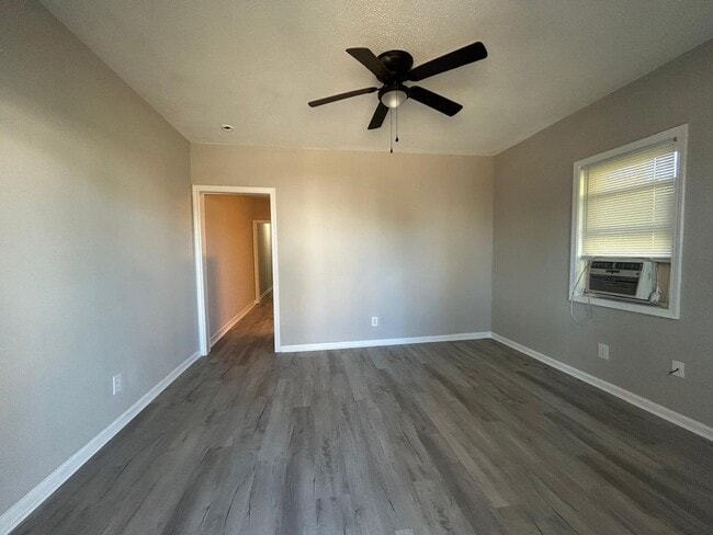 Building Photo - Fully Renovated Apartment Duplex Located in the Heart of Edgewood - 2227B