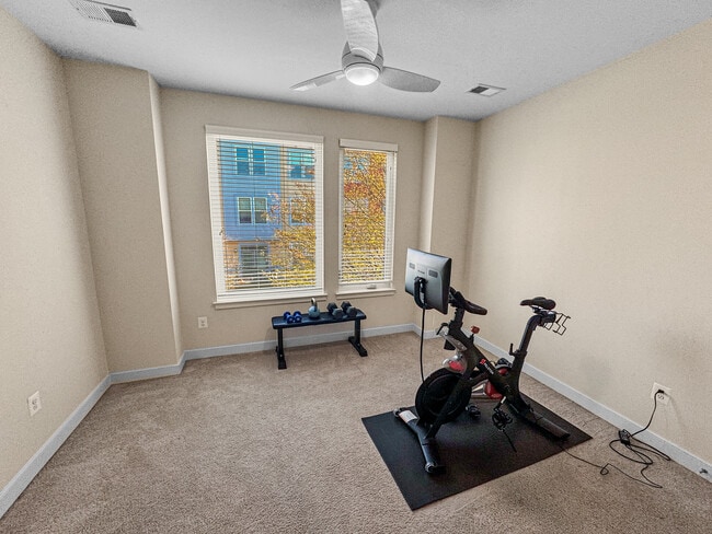 Building Photo - 5610 45th Ave