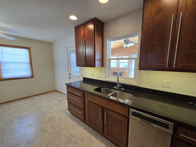 Building Photo - 3502 Veralta Dr