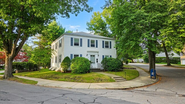 Building Photo - 6 Woodcliff Rd