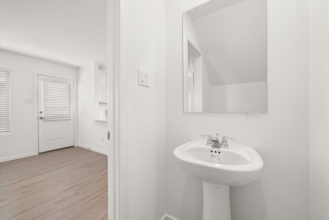 Building Photo - 1522 Windrose Bnd