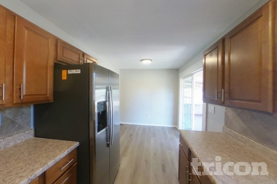 Building Photo - 2286 Farnsworth Dr