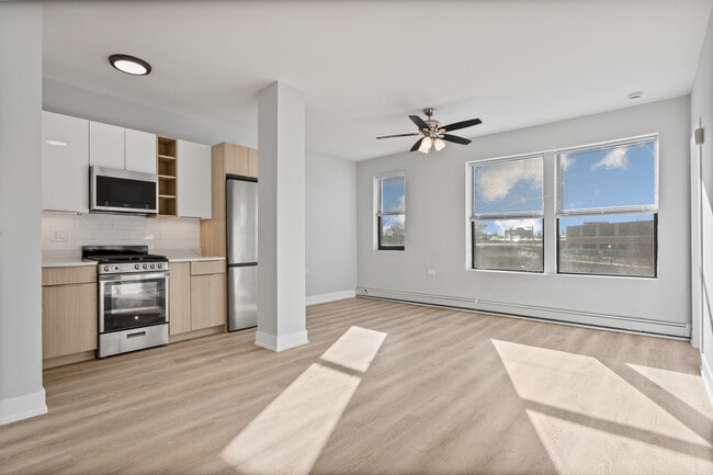 Building Photo - 1625 W Howard St