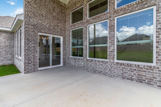 Building Photo - 1041 Whistler St