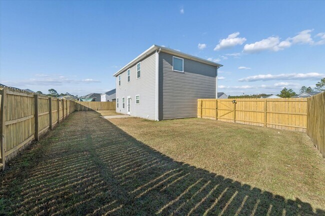 Building Photo - AVAILABLE NOW! (Pet Friendly)