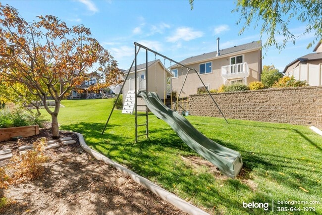 Building Photo - 3091 Sandpiper Rd