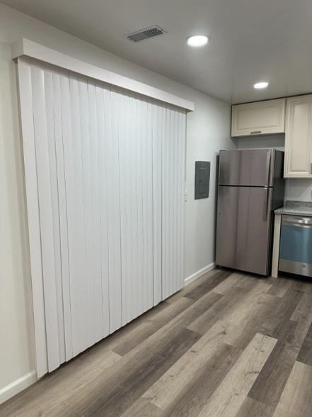 Building Photo - 28530 Grayling Ave