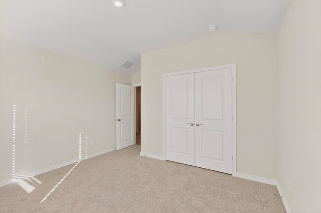 Building Photo - 504 Tidal Dr