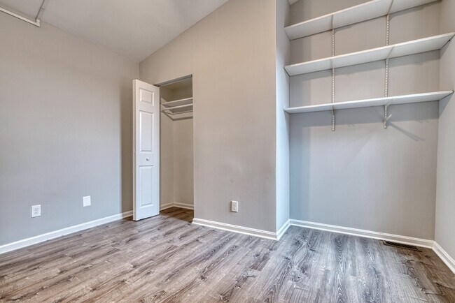 Building Photo - Woodward St