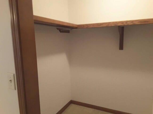 Building Photo - 3 Bedroom Condo Overlooking Pond!