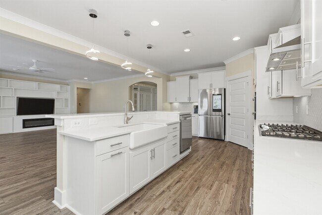 Building Photo - 7129 Spoleto Dr