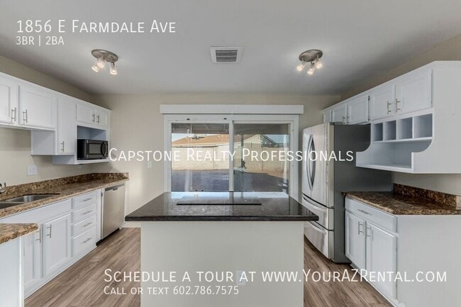 Building Photo - 1856 E Farmdale Ave