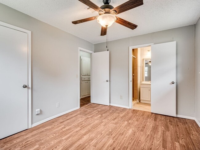 Building Photo - Cute home in Shawnee