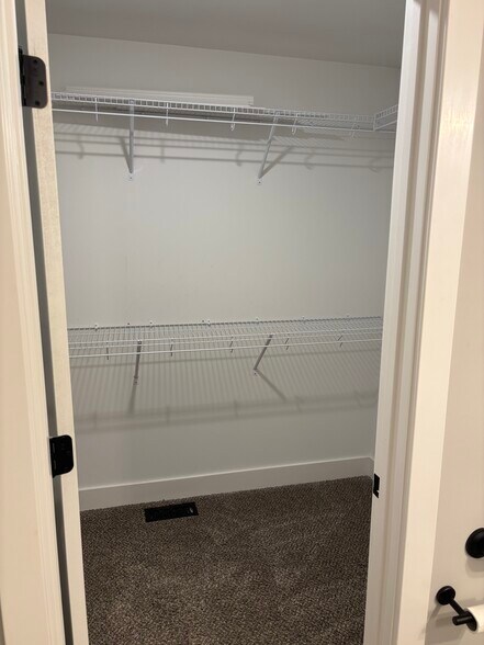 Master Closet - 1013 Oakmont Ln