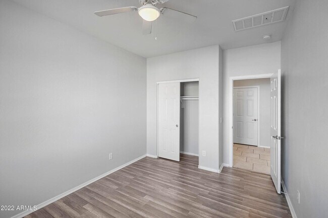 Building Photo - 7135 W Rancho Dr