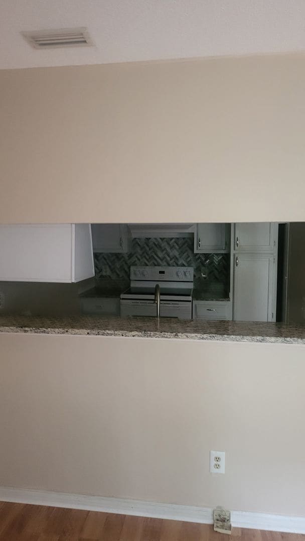 Building Photo - Recently remodeled condo in Clemmons, NC