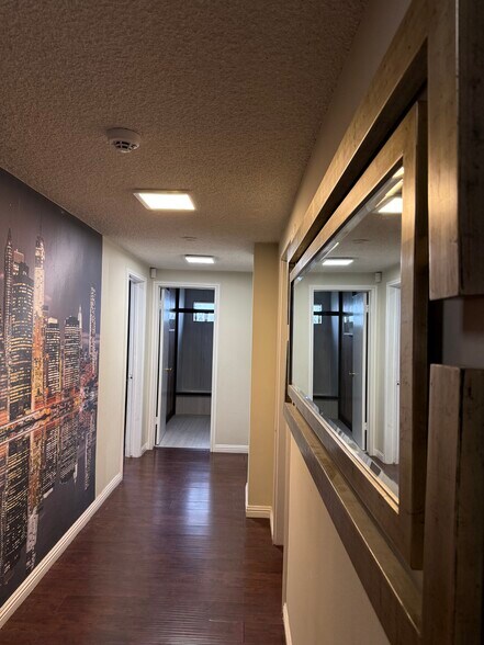Building Photo - 4541 Collett Ave