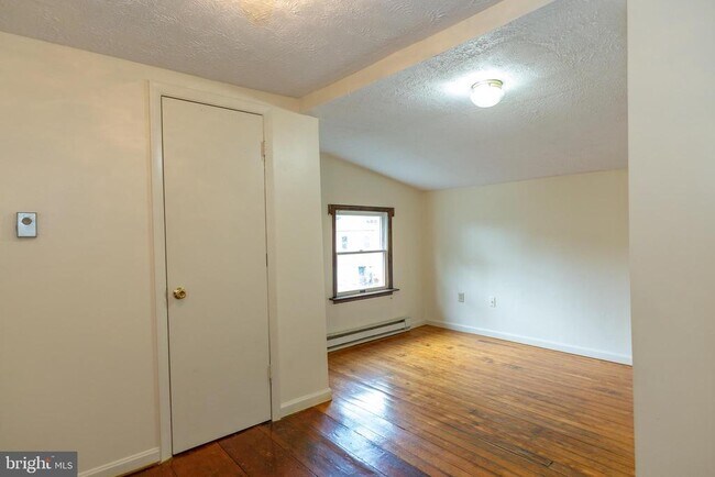 Building Photo - 32 Patrick Henry Way