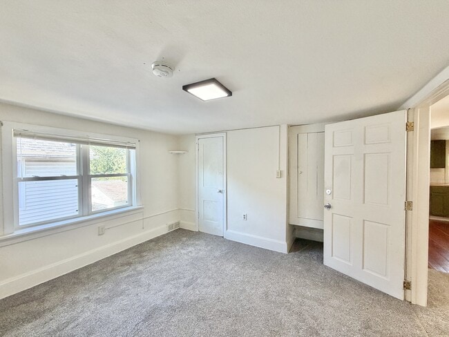 Building Photo - 1838 Spohn Ave