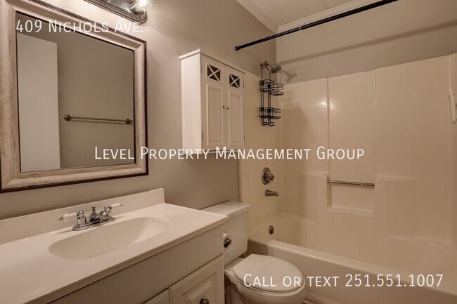 Building Photo - 409 Nichols Ave