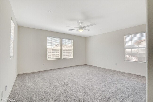 Building Photo - 2615 Esposende St