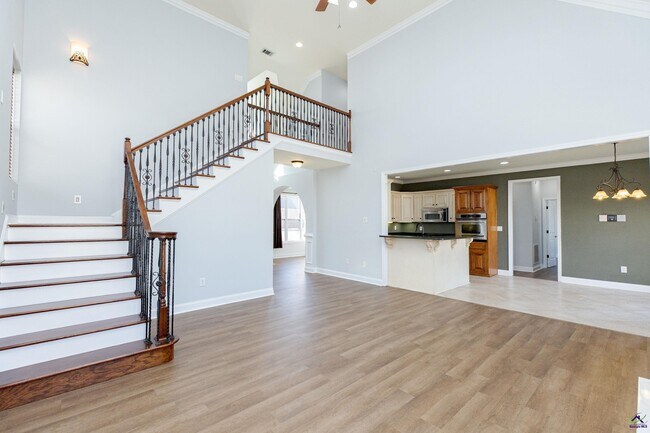 Building Photo - 100 Montview Way