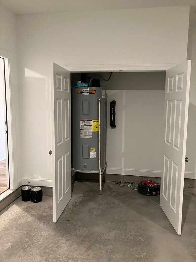 Building Photo - 3 Bedroom 2 Bathroom house located in Mill Creek Cove